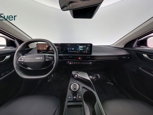 Used 2025 Kia EV6 Light RWD image 26