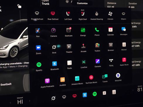 Used 2023 Tesla Model 3 Standard Range image 32