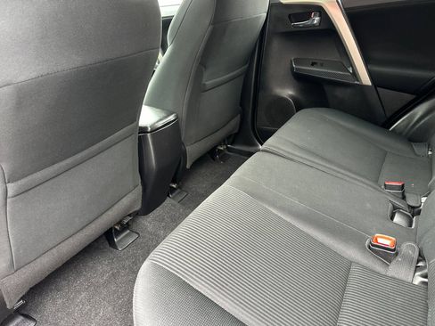 Used 2015 Toyota RAV4 XLE AWD/4WD image 12