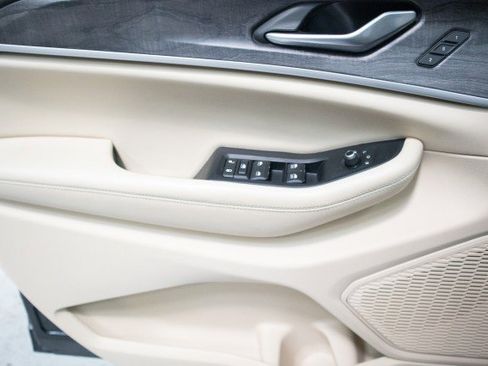 Used 2023 Jeep Grand Cherokee Limited image 21