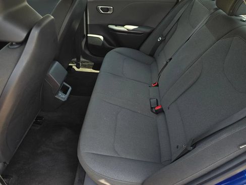 Used 2025 Kia K4 FWD image 31