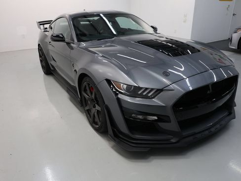 Used 2022 Ford Mustang Shelby GT500 w/ Carbon Fiber Track Pack RWD image 58