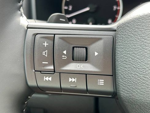 Used 2026 Nissan Rogue SV FWD image 26