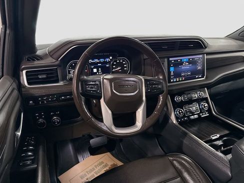 Used 2021 GMC Yukon Denali w/ Denali Premium Package image 25
