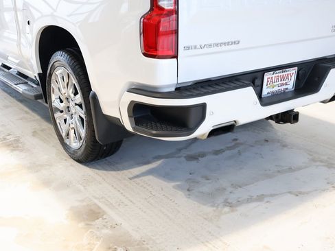 Used 2019 Chevrolet Silverado 1500 High Country w/ High Country Premium Package image 31