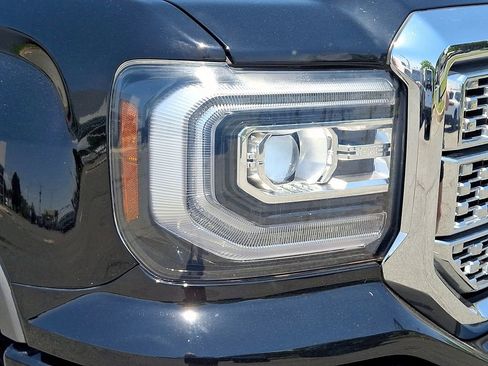 Used 2018 GMC Sierra 1500 Denali w/ Denali Ultimate Package AWD/4WD image 9