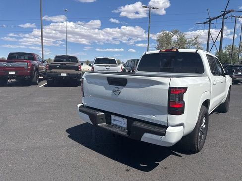 Used 2025 Nissan Frontier SV w/ SV Convenience Package image 10