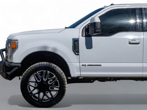 Used 2022 Ford F350 Lariat image 10