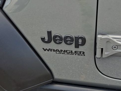 Used 2022 Jeep Wrangler Unlimited Sport AWD/4WD image 32