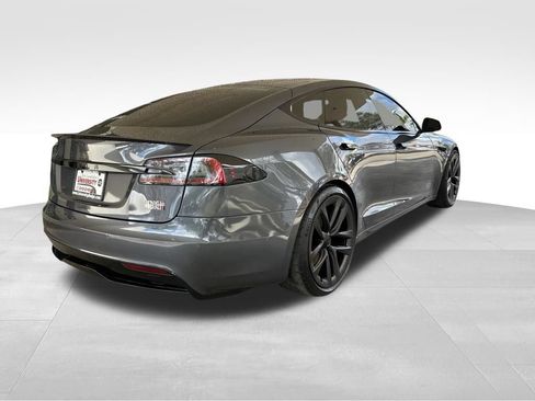 Used 2022 Tesla Model S Plaid image 3