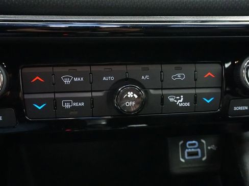 New 2026 Jeep Compass Limited image 43