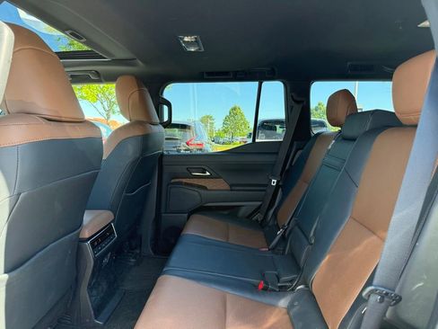 Used 2024 Lexus GX 550 w/ Accessory Package (2T) AWD/4WD image 15