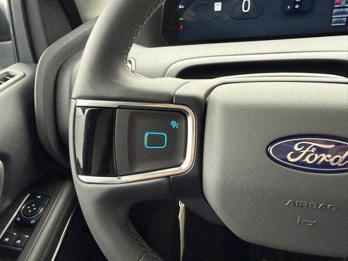 New 2025 Ford Expedition Active image 27