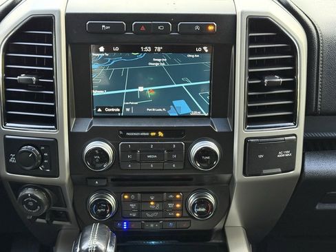 Used 2018 Ford F150 Lariat w/ Equipment Group 502A Luxury image 12