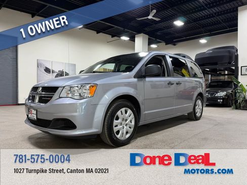Used 2019 Dodge Grand Caravan SE image 1