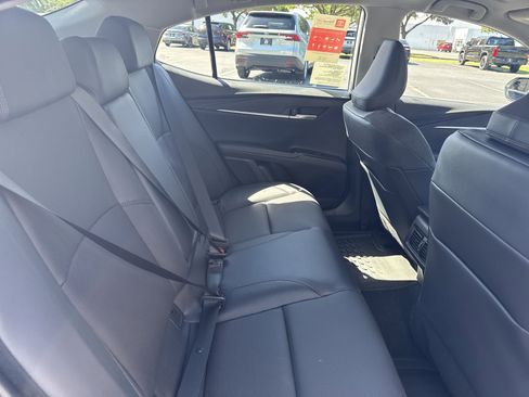 Used 2025 Toyota Camry XLE FWD image 27