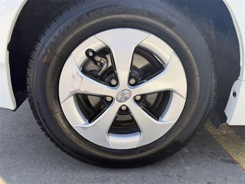 Used 2015 Toyota Prius Four w/ Deluxe Solar Roof Package image 8