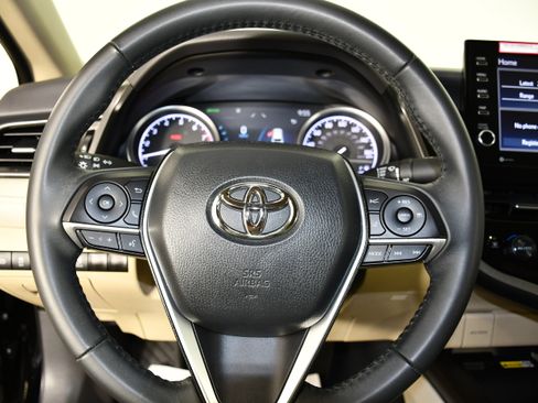Used 2024 Toyota Camry XLE FWD image 19