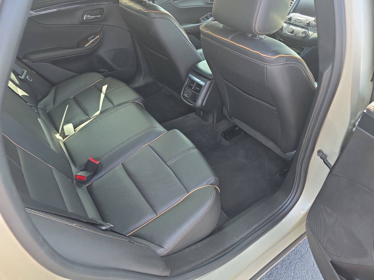 Used 2015 Chevrolet Impala LTZ FWD image 13