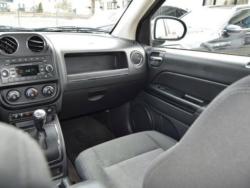 Used 2013 Jeep Compass Latitude w/ Sun/Sound Group image 27