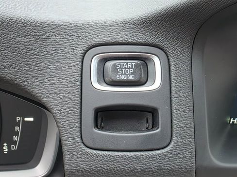 Used 2015 Volvo XC70 T6 Platinum w/ Protection Package image 39