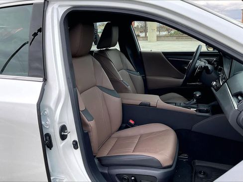 Used 2025 Lexus ES 350 w/ Luxury Package image 8