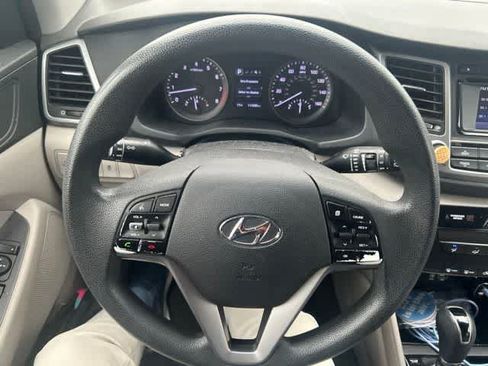Used 2018 Hyundai Tucson SE AWD/4WD image 19