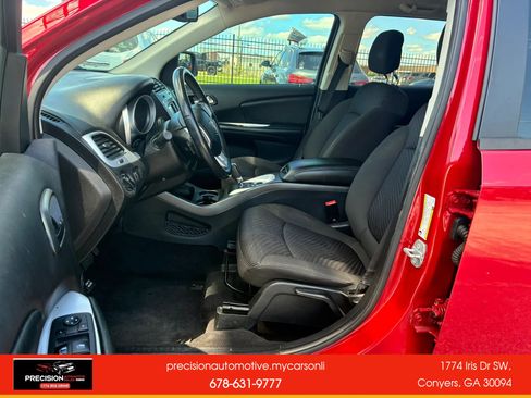 Used 2018 Dodge Journey SE w/ Connectivity Group FWD image 9