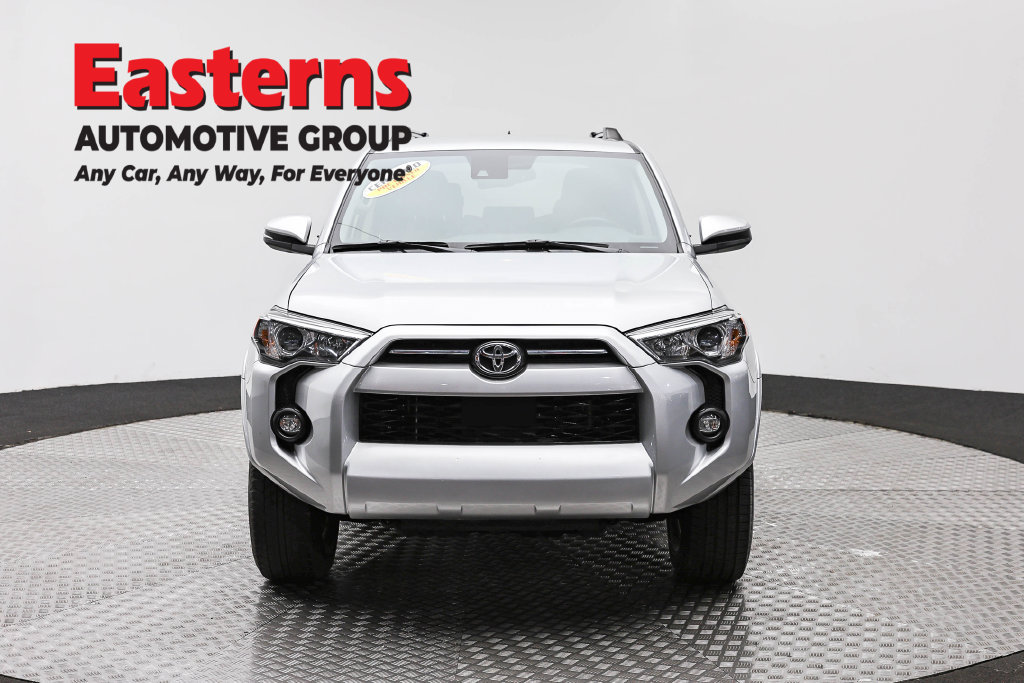 Used 2024 Toyota 4Runner SR5 AWD/4WD image 3