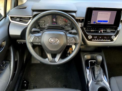 Used 2023 Toyota Corolla LE FWD image 6