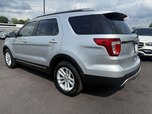 Used 2016 Ford Explorer XLT w/ Equipment Group 202A FWD image 8