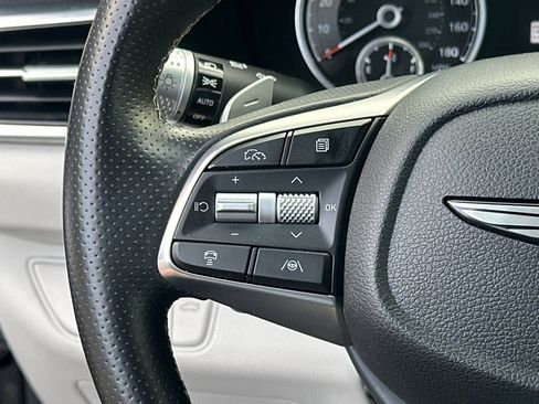 Used 2025 Genesis G70 2.5T image 24