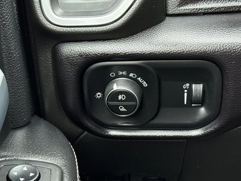 Used 2021 RAM 2500 Big Horn w/ Level 2 Equipment Group image 33