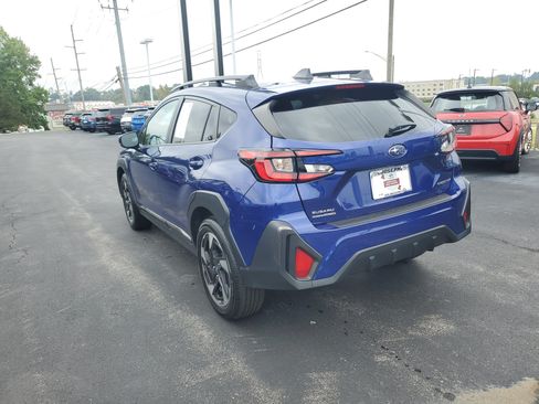 Used 2024 Subaru Crosstrek 2.5i Limited AWD/4WD image 2