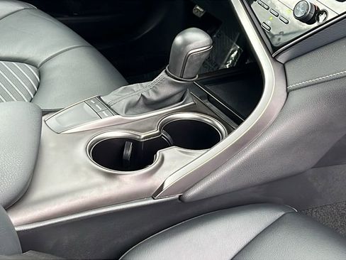 Used 2024 Toyota Camry SE image 13