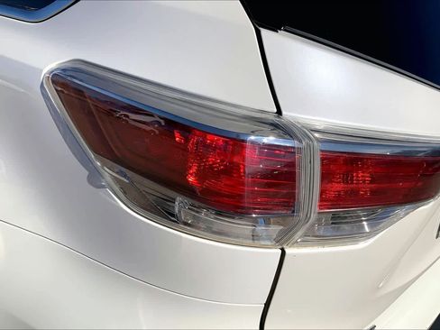 Used 2016 Toyota Highlander Limited image 31