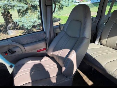 Used 1999 Chevrolet Astro Passenger RWD image 15