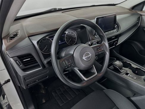 Used 2023 Nissan Rogue S AWD/4WD image 22