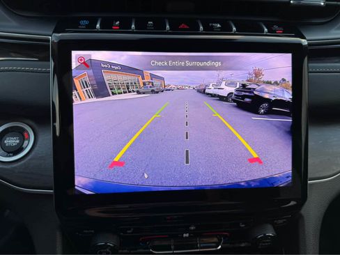 Used 2023 Jeep Grand Cherokee 4WD 4xe image 17