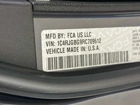 Used 2024 Jeep Grand Cherokee Limited w/ Black Appearance Package RWD image 46