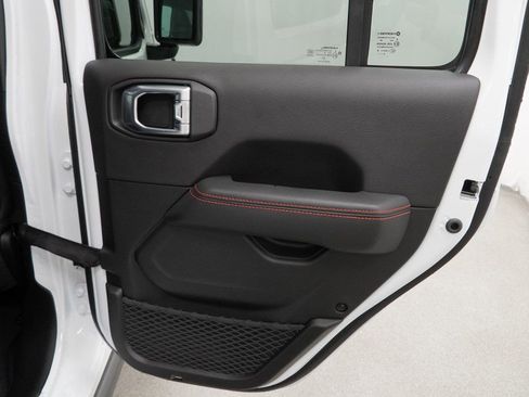 New 2026 Jeep Wrangler Unlimited Rubicon AWD/4WD image 32
