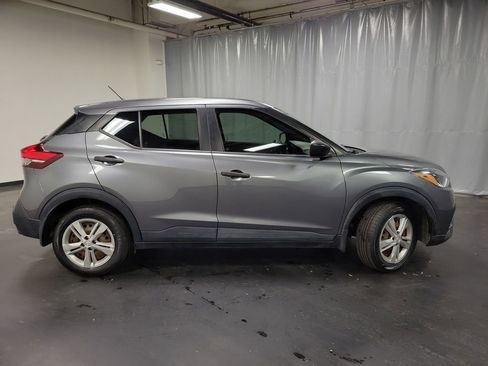 Used 2020 Nissan Kicks S image 10