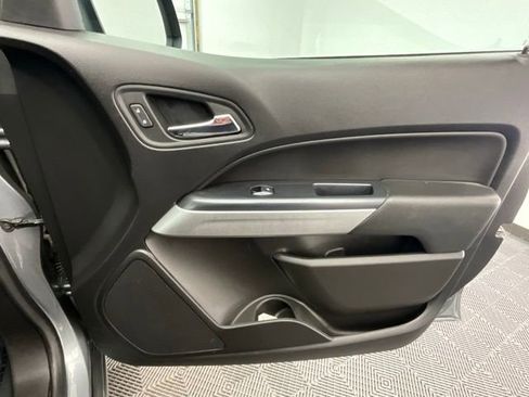 Used 2021 Chevrolet Colorado LT AWD/4WD image 15