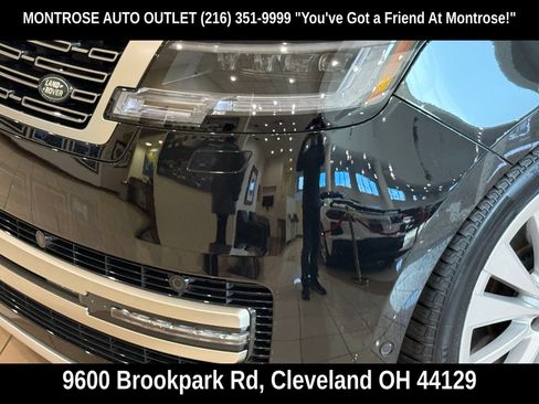 Used 2025 Land Rover Range Rover Long Wheelbase SE AWD/4WD image 11