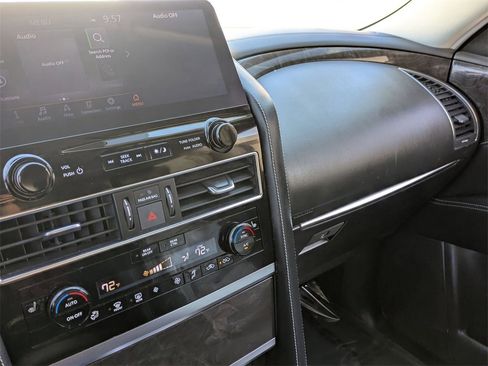 Used 2024 INFINITI QX80 Luxe image 12