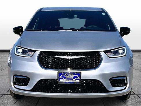 New 2026 Chrysler Pacifica Select image 5