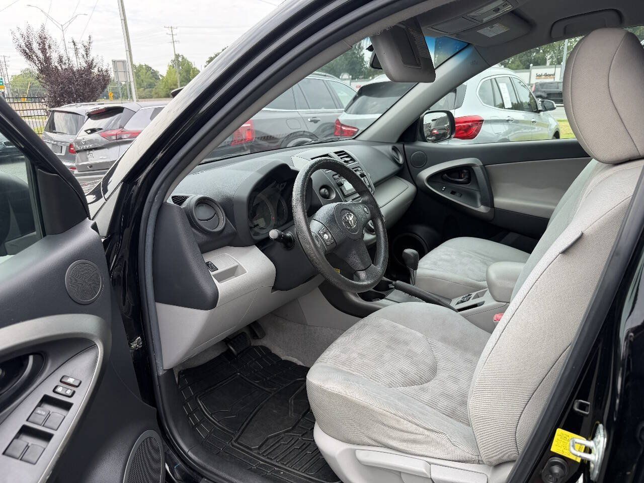 Used 2012 Toyota RAV4 4WD w/ Value Pkg image 7
