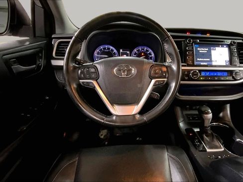 Used 2018 Toyota Highlander Limited AWD/4WD image 6
