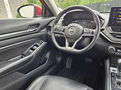 Used 2023 Nissan Altima 2.5 SL FWD image 9