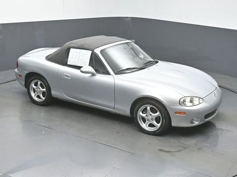 Used 2002 MAZDA MX-5 Miata image 36